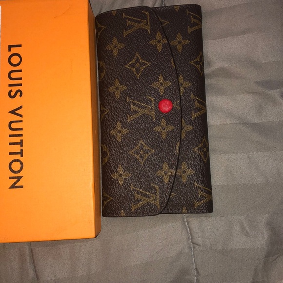 Louis Vuitton Wallet - Picture 7 of 7